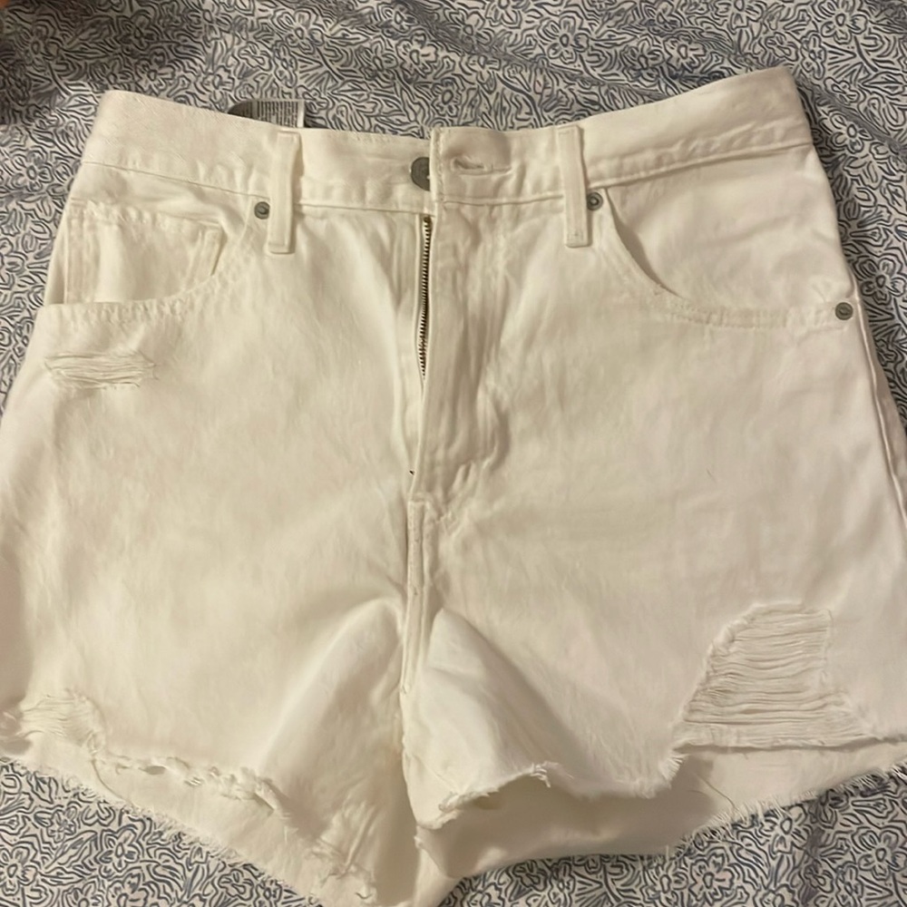 NWT White Levi Denim Shorts
